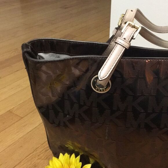 🎉 HP🎉 Authentic Michael Kors Tote - Picture 3 of 8